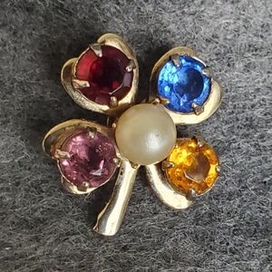 4 Leaf Clover Pin Rhinestines Goldtone Brooch